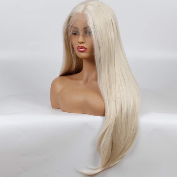 ?24” BLONDE STRAIGHT LACE FRONT WIG? *NWT*
??